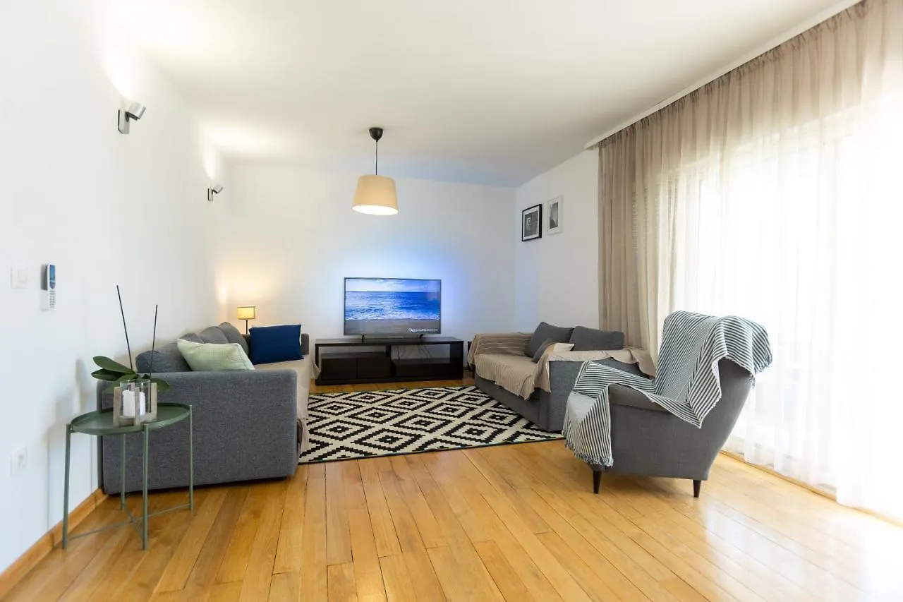Home Sweet Apartments 자다르