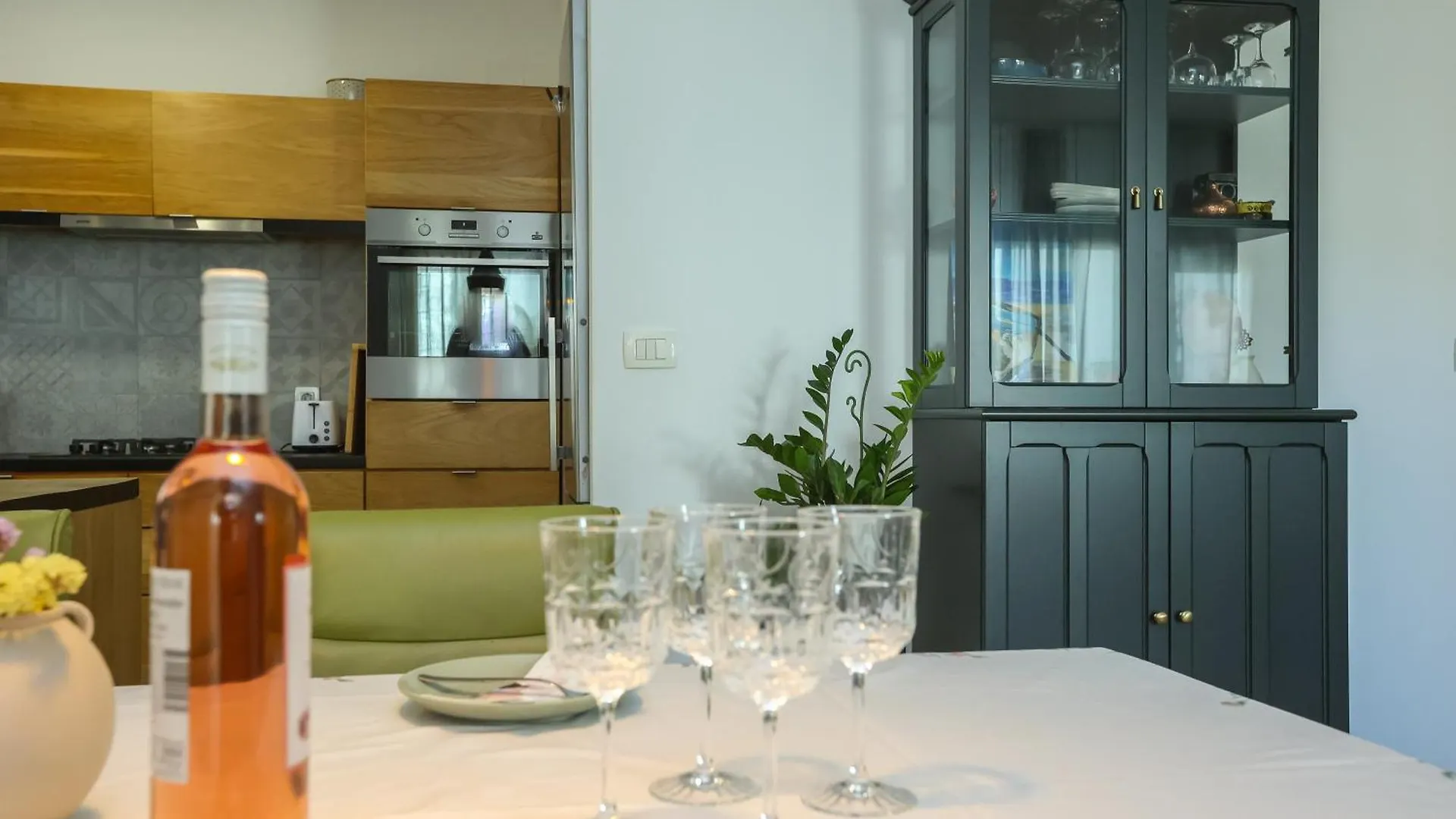 Home Sweet Apartments 자다르 0*,