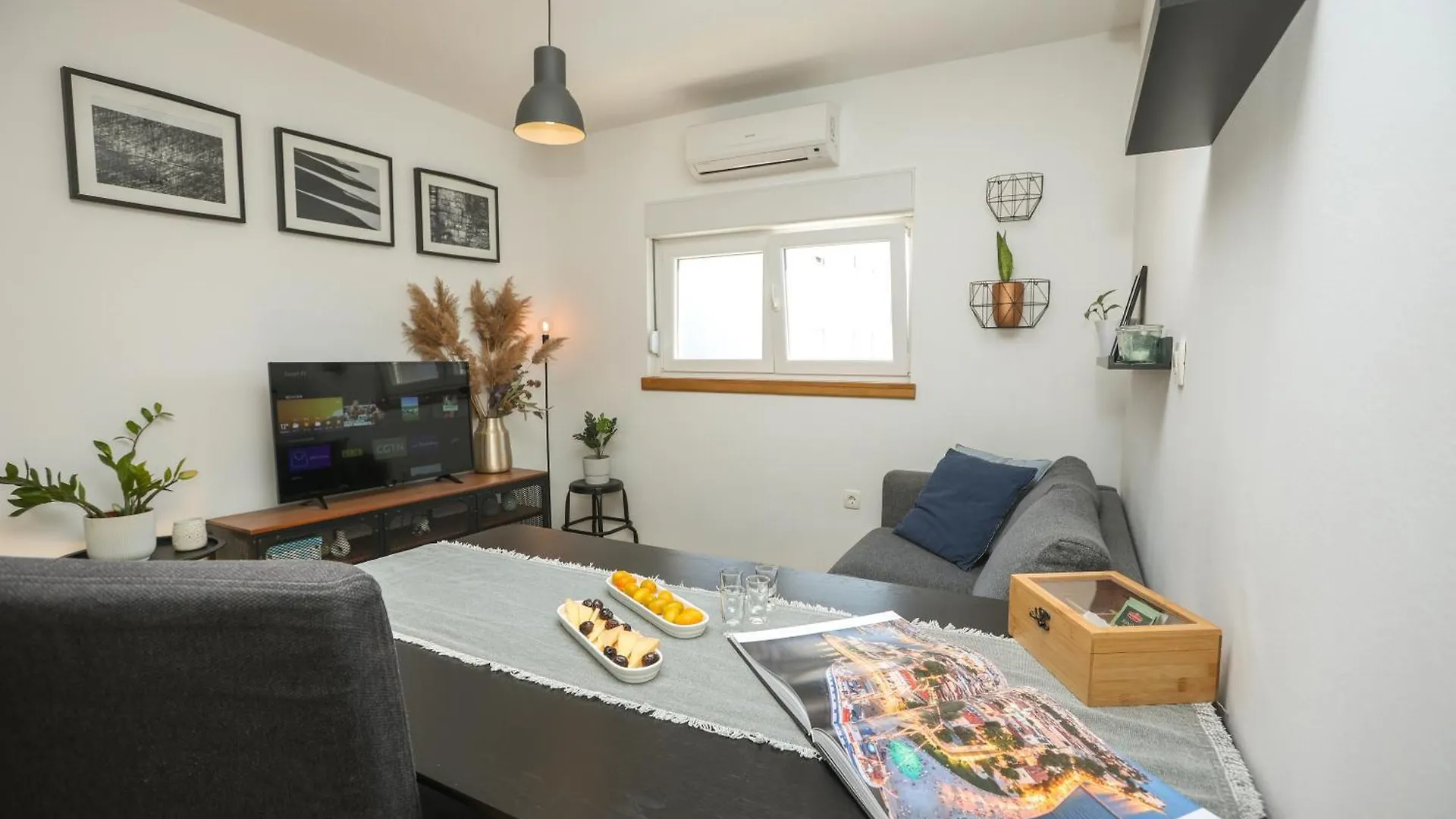 Home Sweet Apartments 자다르